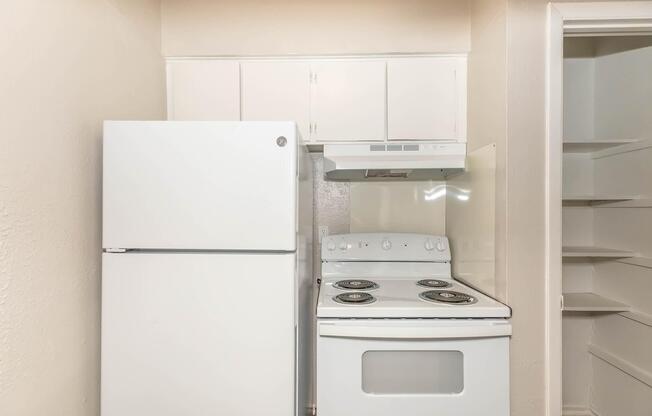 Studio, 1 bath, 400 sqft, $850