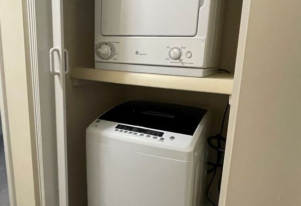 3 beds, 2 baths, 1,152 sqft, $2,200, Unit 14209 #202