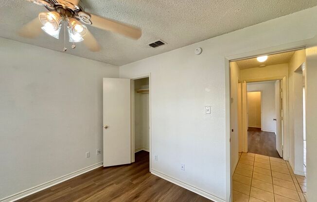 2 beds, 1 bath, $1,300