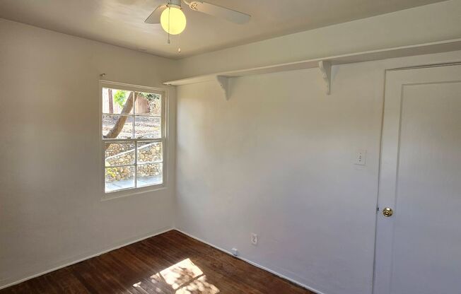 2 beds, 1 bath, $3,200