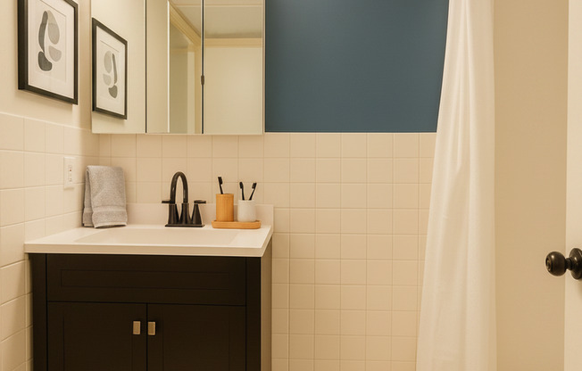 2 beds, 1 bath, $1,349, Unit Unit 112