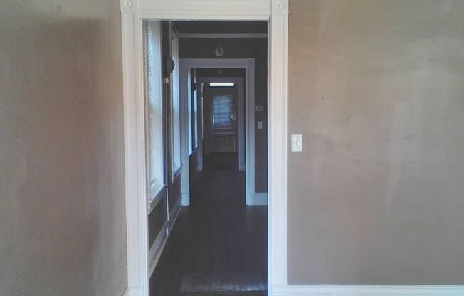 2 beds, 1 bath, $1,295