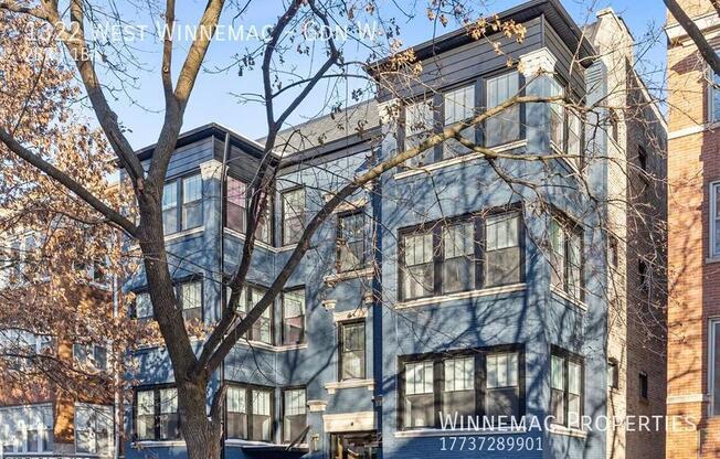 1322 W WINNEMAC AVE
