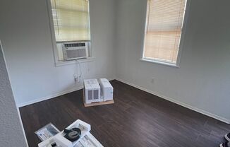 2 beds, 1 bath, $925