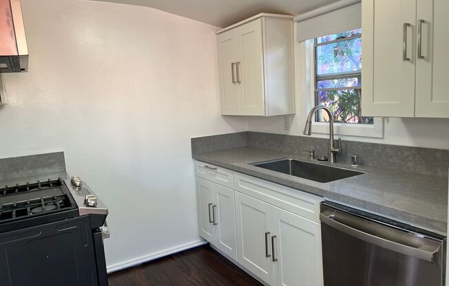 2 beds, 1 bath, $2,795