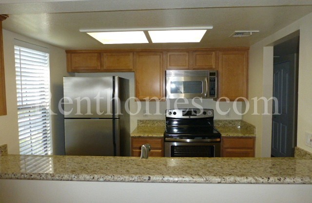 Rancho Bernardo, 14936 Avenida Venusto #15- Gorgeous unit, Must See!