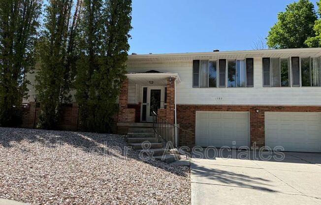 1597 NAVAJO DR