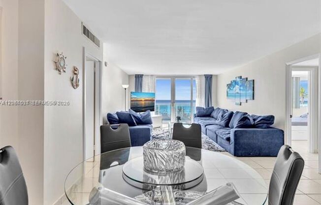 2 beds, 2 baths, $3,500, Unit # 206