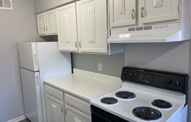 1 bed, 1 bath, 645 sqft, $747, Unit 2105-6P