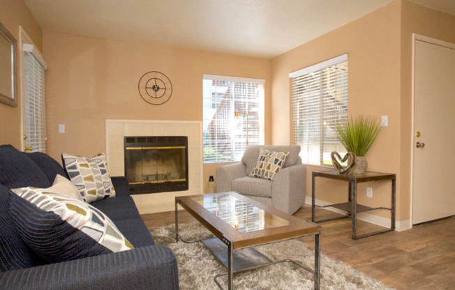 2 beds, 1 bath, 850 sqft, $1,695, Unit 256