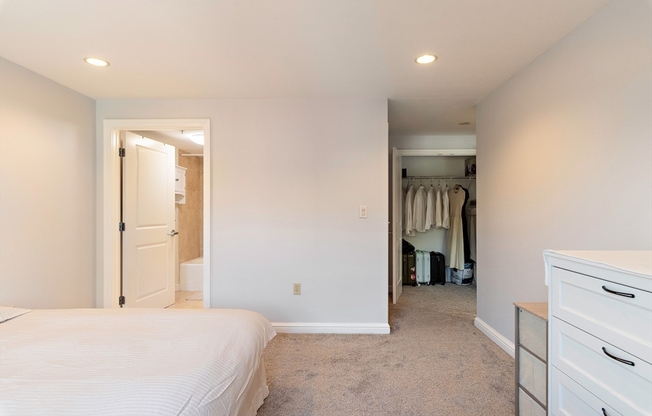 2 beds, 2 baths, 1,187 sqft, $5,800, Unit 304