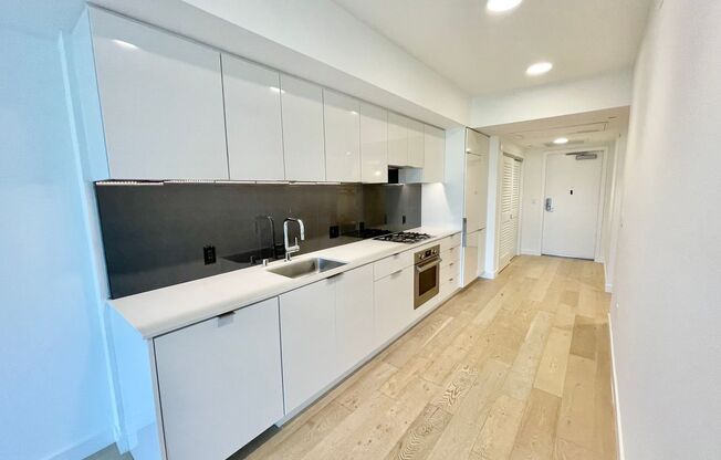 SOMA, Fitness Center, Shared Rooftop w/ Stunning Views, Laundry - PROGRESSIVE
