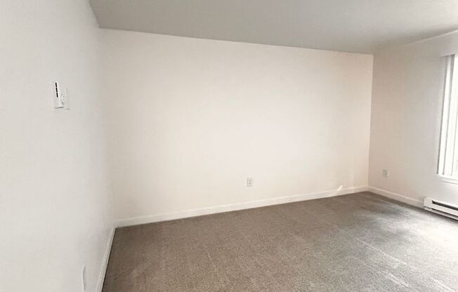 1 bed, 1 bath, 660 sqft, $1,075, Unit H - 037