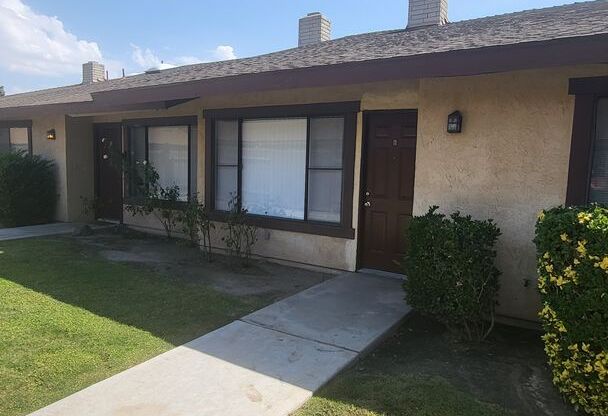 2795p- 649- 7512 Stockdale Hwy MG