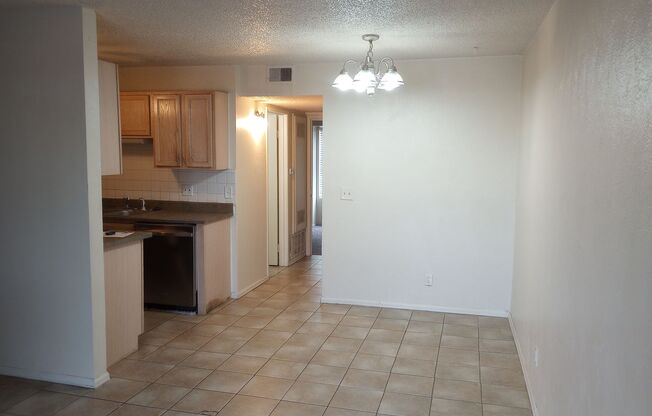 Expo 247 with 2 bed, 1 Bath, 800 SF with AC, washer/dryer on site