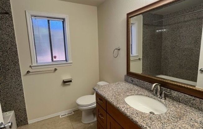 2 beds, 1 bath, $2,250, Unit # #D 2