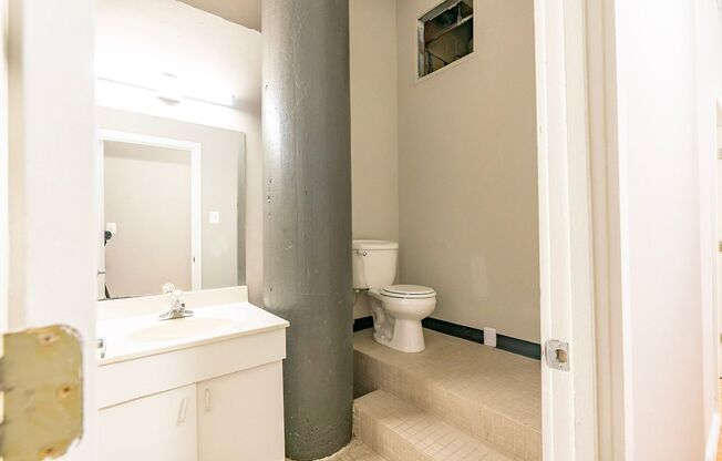 2 beds, 2 baths, 1,000 sqft, $1,795, Unit 607