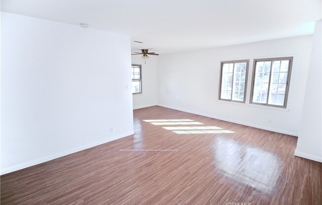 2 beds, 1 bath, 800 sqft, $1,395, Unit 12
