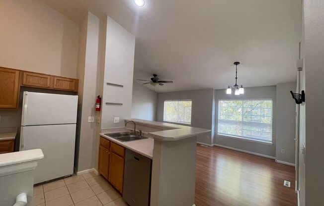 Spacious 2bed/2bath Condo in Aurora with attached garage