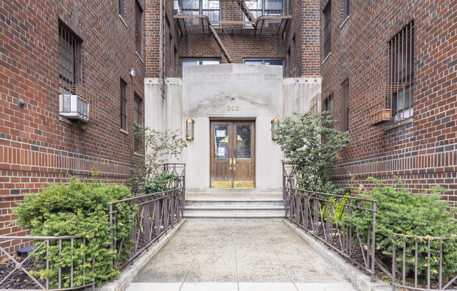 Studio, 1 bath, 550 sqft, $4,250, Unit 5B