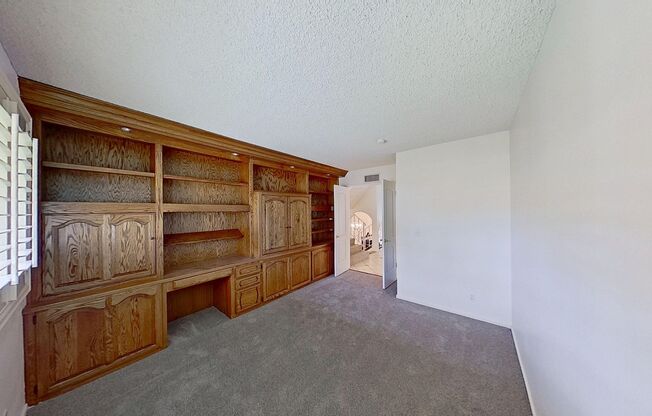 16401 Redlands Ln - Spacious 4 Bed 3 Bath + Bonus Room Home in Huntington Beach!