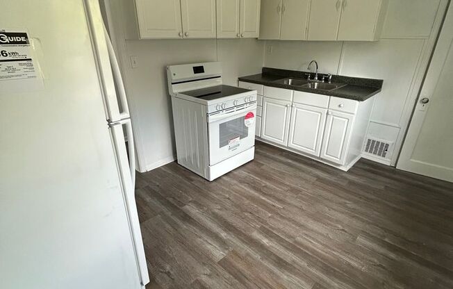 2 beds, 1 bath, 800 sqft, $925, Unit Unit B