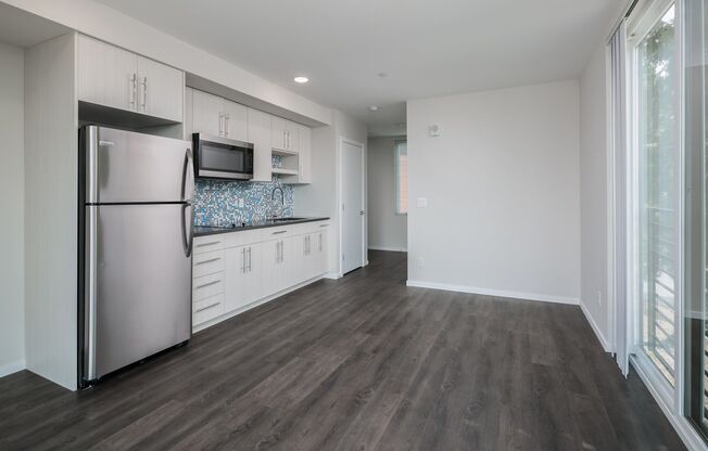 Studio, 1 bath, 200 sqft, $1,345, Unit 401