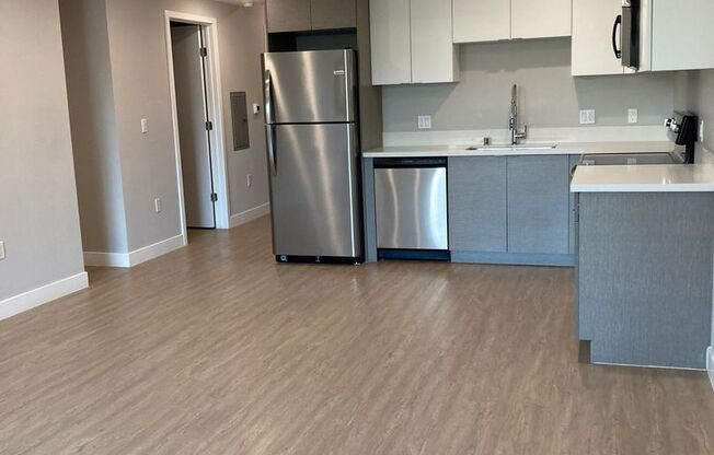 Studio, 1 bath, 574 sqft, $2,095, Unit Unit 209