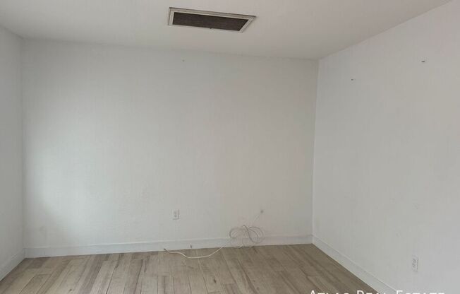 1537 W PIERCE RD