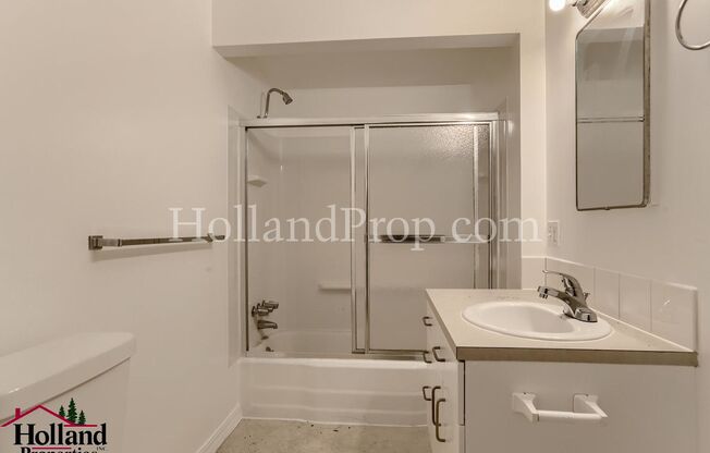 2 beds, 1 bath, $1,795