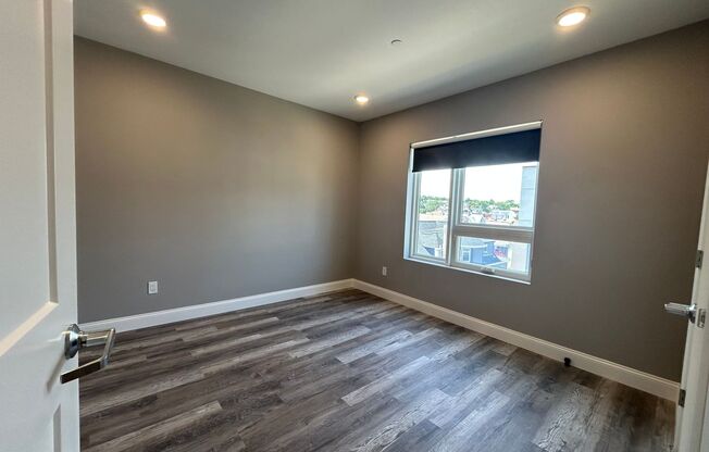 3 beds, 1 bath, 1,010 sqft, $3,600, Unit 301