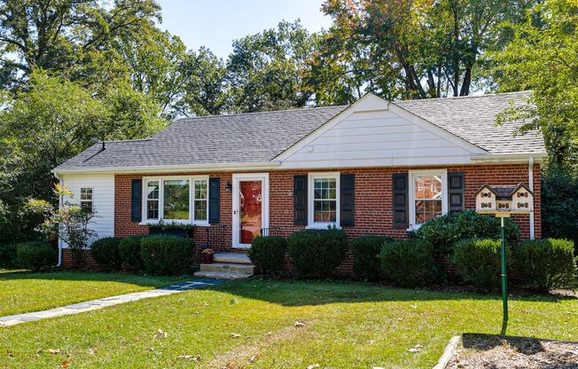 **$100 off First Month** Well Maintained Brick Home located in the desirable West End!