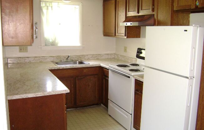 2 beds, 1 bath, $1,370, Unit 5