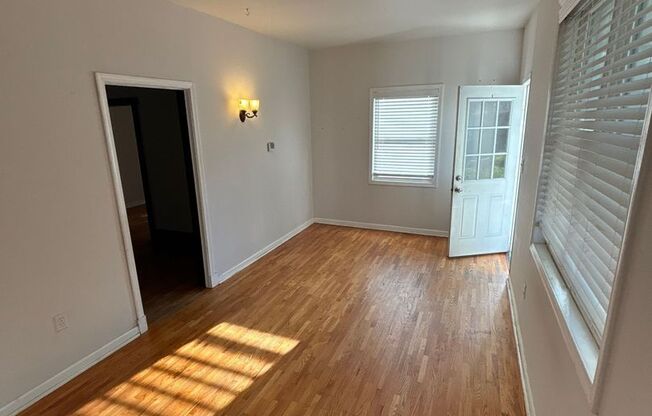 2 beds, 1 bath, $1,595