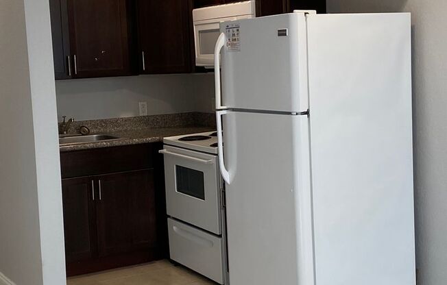 1 bed, 1 bath, 452 sqft, $1,649, Unit 330-10