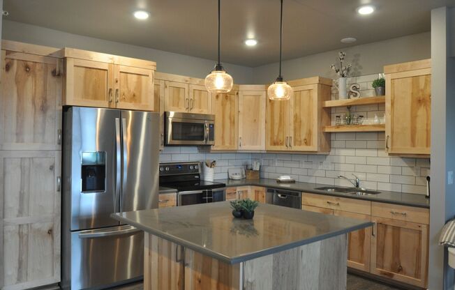 2 beds, 2.5 baths, $2,195, Unit 315