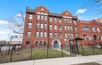 4344 Ellis MOBILITY ZONE