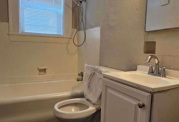 1 bed, 1 bath, 850 sqft, $1,099, Unit 11