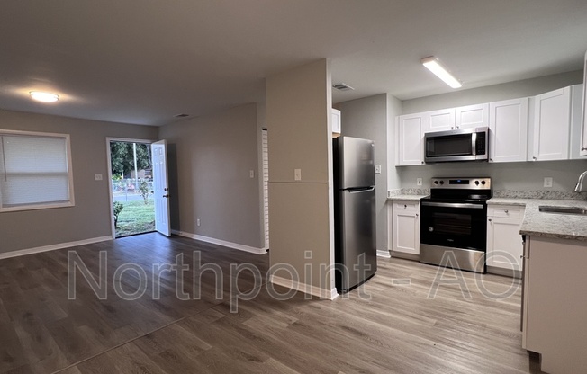 3 beds, 1 bath, 1,400 sqft, $1,660