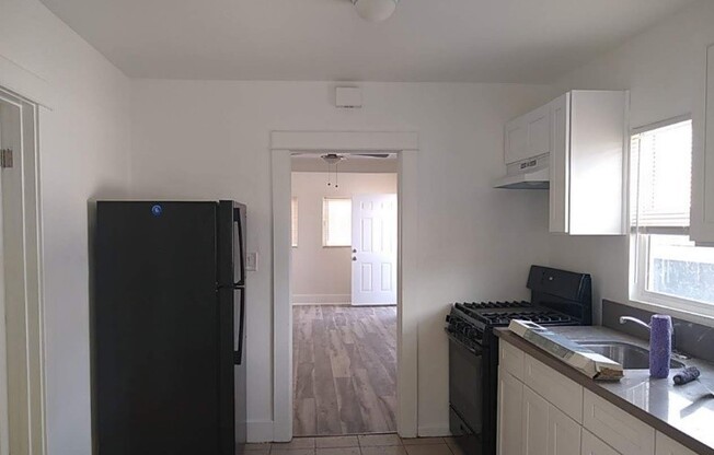 2 beds, 1 bath, $3,000