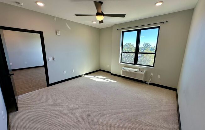 1 bed, 1 bath, $1,355, Unit 310