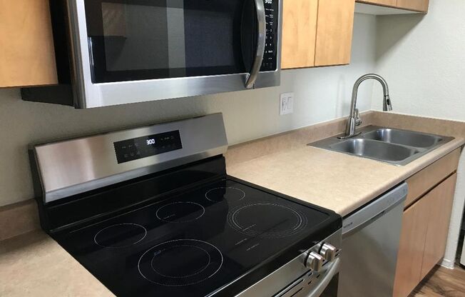 1 bed, 1 bath, 495 sqft, $945