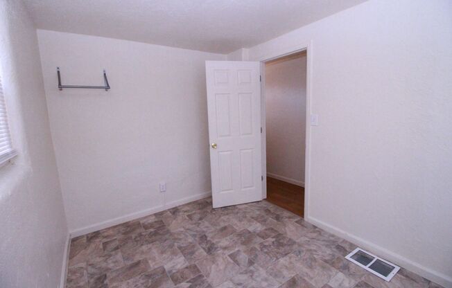 2 beds, 1 bath, $1,050, Unit 2406 W Vermijo Ave #3