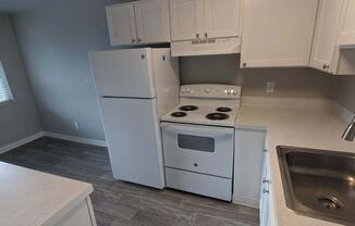 2 beds, 1 bath, 912 sqft, $1,795