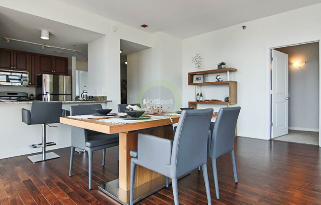 124 W Polk St 405
