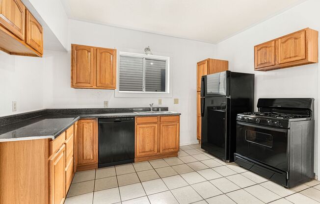 2 beds, 1 bath, $2,800