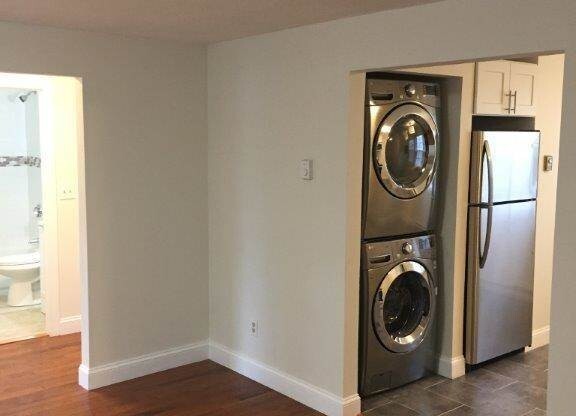 2 beds, 1 bath, 1,050 sqft, $2,550, Unit 3 WC- 14