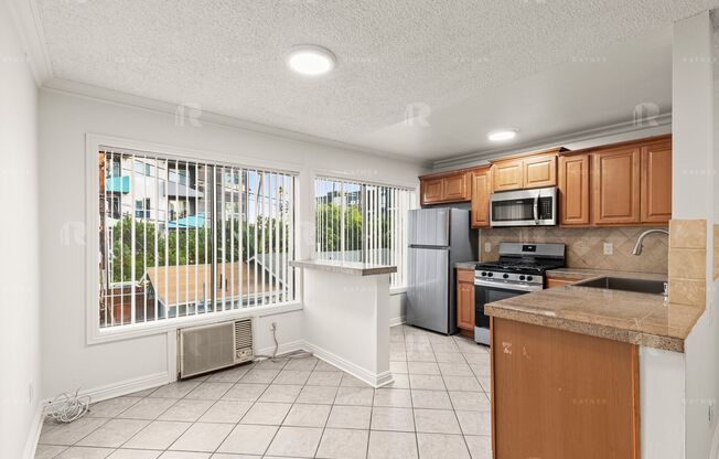 (Anna:B) 11133 Cumpston Street