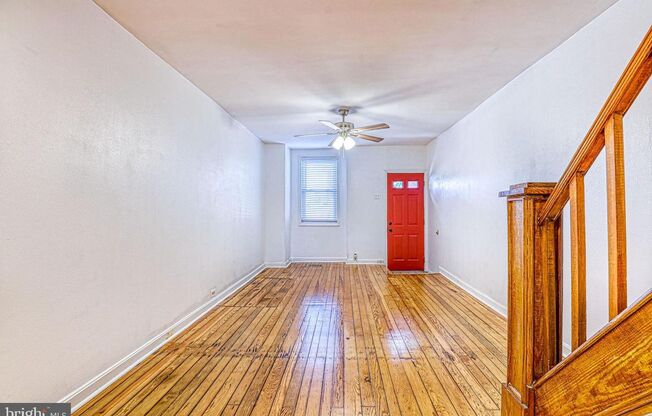 2 beds, 1 bath, $2,200