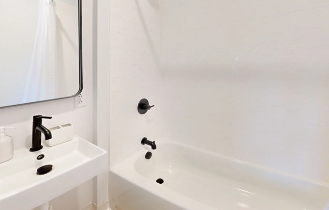 Studio, 1 bath, 390 sqft, $1,550, Unit The Perch - 1